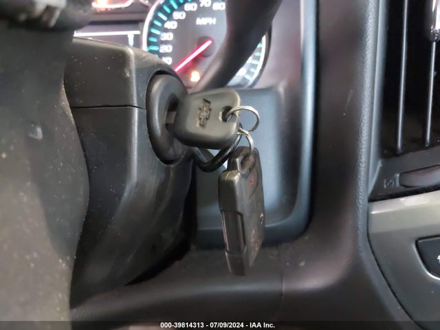 1GCVKREC7JZ265275 Chevrolet Silverado 1500 2lt