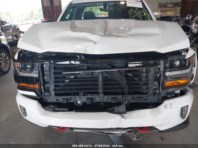 1GCVKREC7JZ265275 Chevrolet Silverado 1500 2lt
