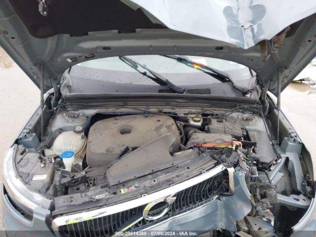 YV4AC2HK8L2272136 Volvo Xc40 T4 Momentum