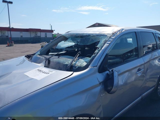 JA4AD2A35HZ027189 Mitsubishi Outlander Es