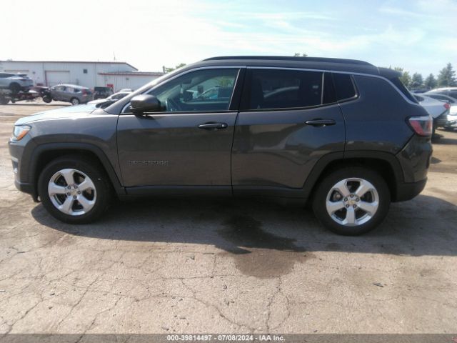 3C4NJCBB6JT186537 Jeep Compass Latitude Fwd
