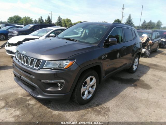 3C4NJCBB6JT186537 Jeep Compass Latitude Fwd