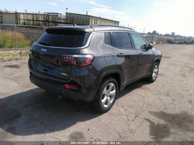 3C4NJCBB6JT186537 Jeep Compass Latitude Fwd