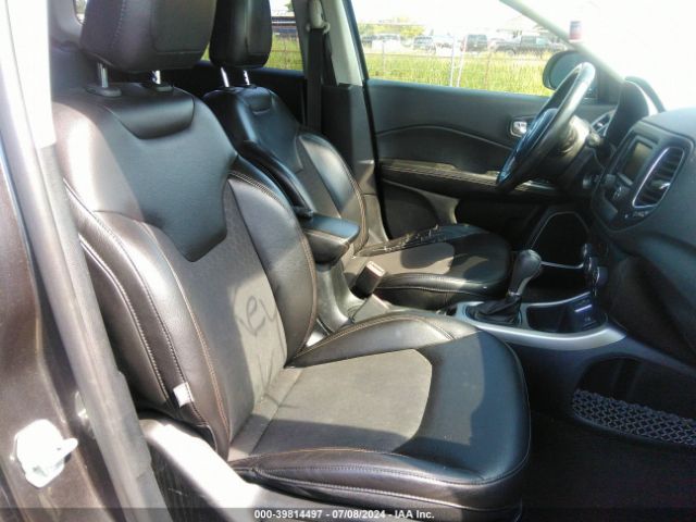3C4NJCBB6JT186537 Jeep Compass Latitude Fwd