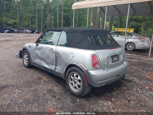 2006 MINI COOPER WMWRF33536TF65655 Photo 2