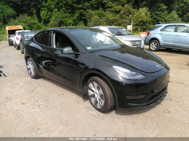 2024 TESLA MODEL Y 7SAYGDEE1RA227142 Photo 0