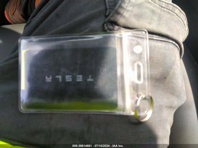 2024 TESLA MODEL Y 7SAYGDEE1RA227142 Photo 10