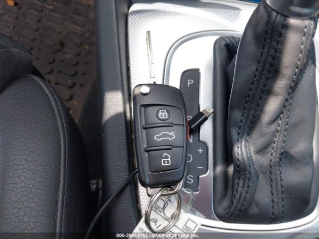 WA1JCCFS3HR002879 Audi Q3 2.0t Premium