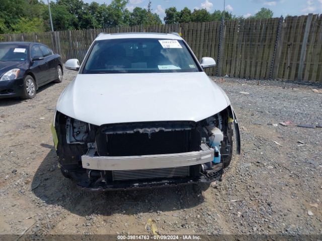 WA1JCCFS3HR002879 Audi Q3 2.0t Premium