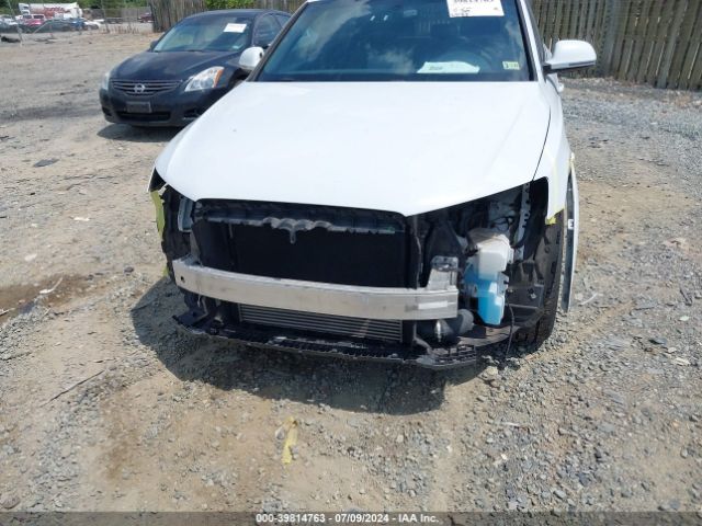 WA1JCCFS3HR002879 Audi Q3 2.0t Premium