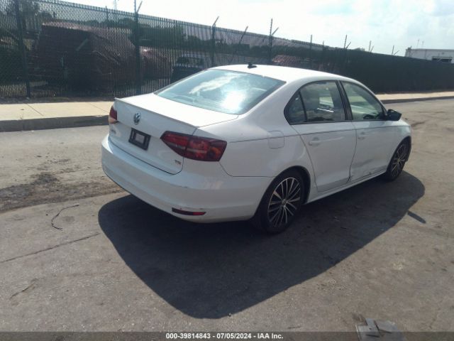 3VWD17AJ2GM416084 Volkswagen Jetta 1.8t Sport