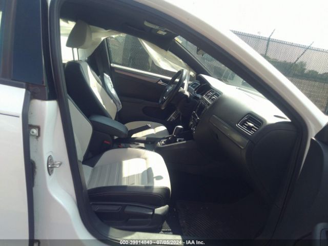 3VWD17AJ2GM416084 Volkswagen Jetta 1.8t Sport