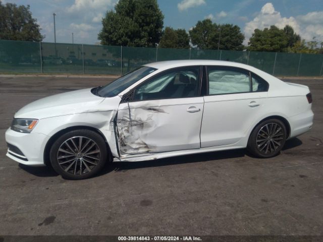 3VWD17AJ2GM416084 Volkswagen Jetta 1.8t Sport