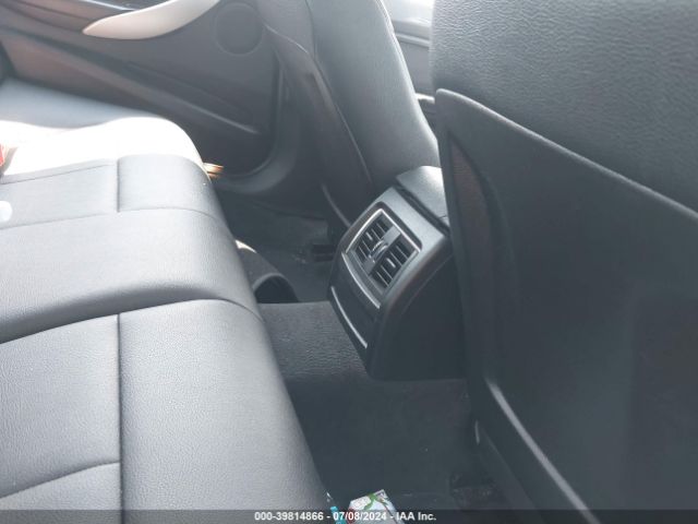 WBA8A9C35HK864033 BMW 320i