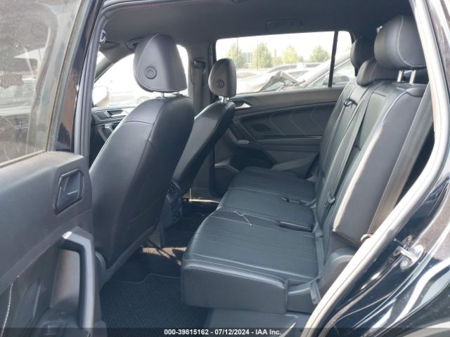 3VVCB7AX7NM033949 Volkswagen Tiguan 2.0t Se R-line Black