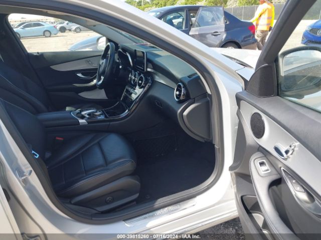 55SWF4JB7GU148365 Mercedes-Benz C 300 Luxury/sport