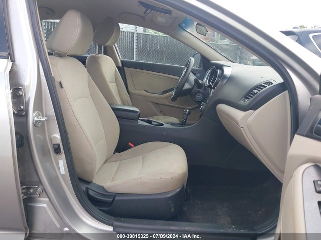 KIA Optima Lx 2014 5XXGM4A70EG270051 Image 5