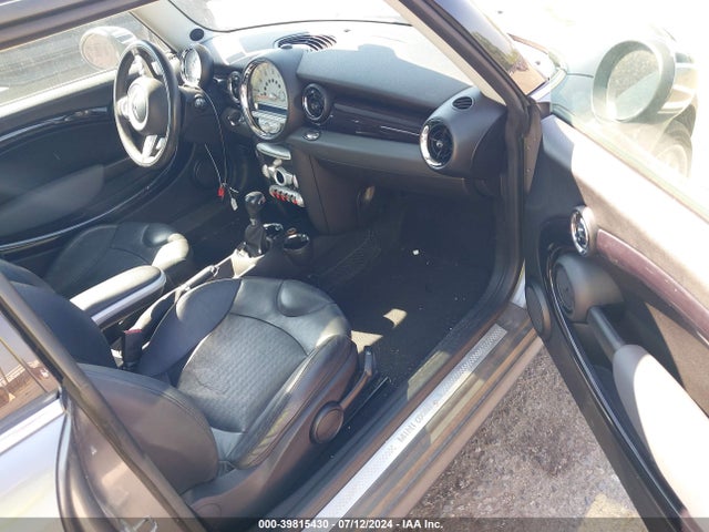 2008 MINI COOPER S WMWMF73578TV37956 Photo 4