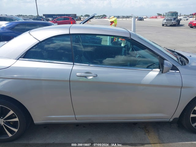 Chrysler 200 S 2014 1C3BCBGG3EN135230 Image 13