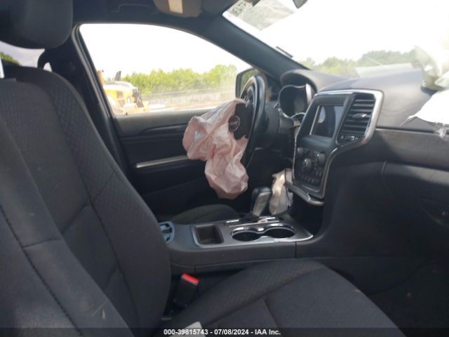 1C4RJEAG3JC171399 Jeep Grand Cherokee Laredo E 4x2