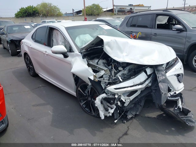 Toyota CAMRY XSE 2018 4T1B61HK6JU124475 главное изображение