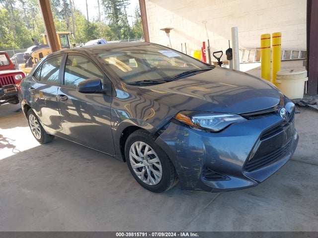 Toyota COROLLA LE 2018 2T1BURHEXJC004842 Image 1