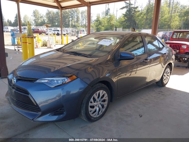 Toyota COROLLA LE 2018 2T1BURHEXJC004842 Image 2