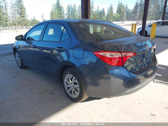 Toyota COROLLA LE 2018 2T1BURHEXJC004842 Image 3