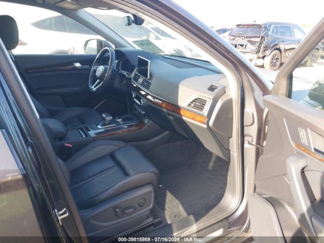 WA1BNAFY7K2018977 Audi Q5 45 Premium