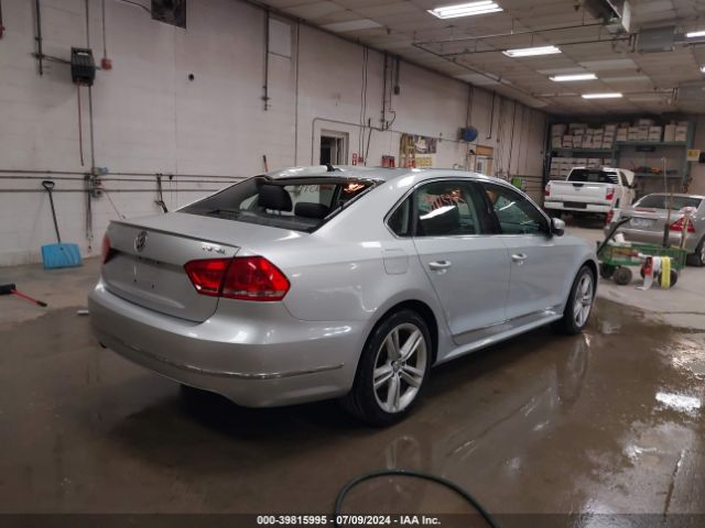 1VWCT7A35FC017404 Volkswagen Passat 1.8t Sel Premium