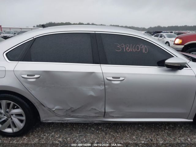 1VWBA7A31JC040057 Volkswagen Passat 2.0t Se