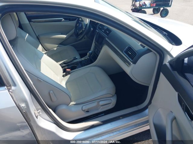 1VWBA7A31JC040057 Volkswagen Passat 2.0t Se