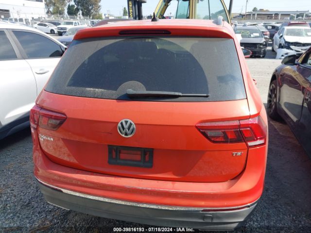 3VV3B7AX4JM193944 Volkswagen Tiguan 2.0t Se/2.0t Sel