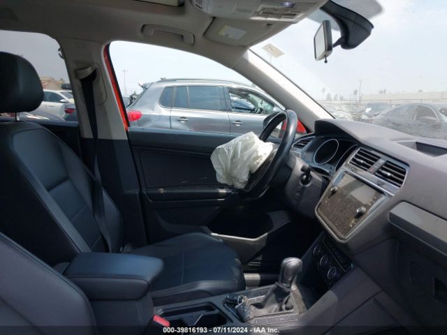 3VV3B7AX4JM193944 Volkswagen Tiguan 2.0t Se/2.0t Sel