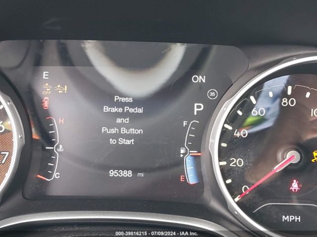 3C4NJCBB3JT266457 Jeep Compass Latitude Fwd