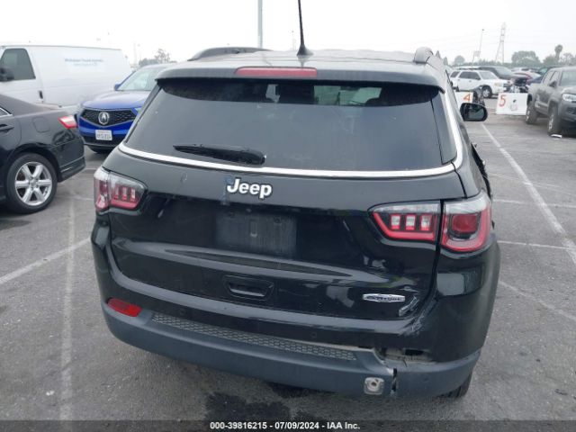 3C4NJCBB3JT266457 Jeep Compass Latitude Fwd