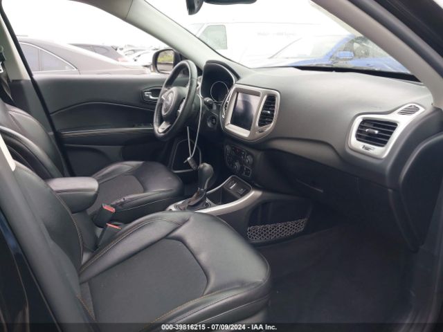 3C4NJCBB3JT266457 Jeep Compass Latitude Fwd