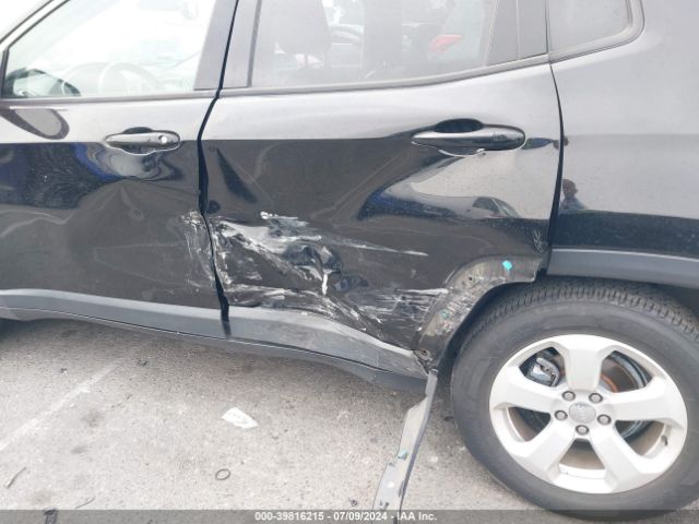 3C4NJCBB3JT266457 Jeep Compass Latitude Fwd