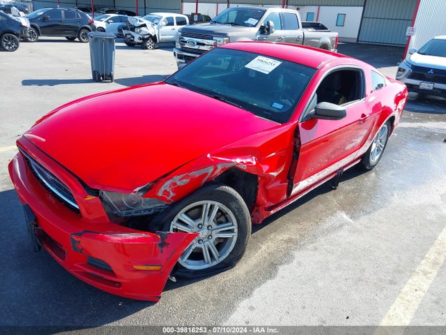 Ford Mustang V6 2014 1ZVBP8AM3E5332588 Image 2