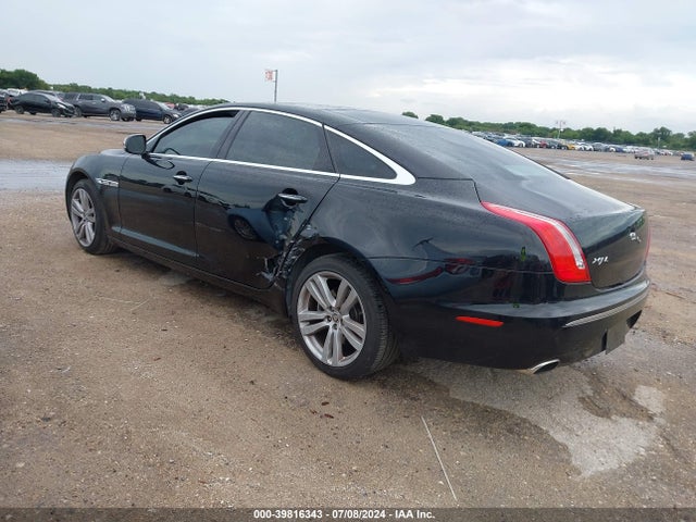 2012 JAGUAR XJ SAJWA2GB3CLV25696 Photo 2