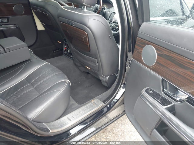 2012 JAGUAR XJ SAJWA2GB3CLV25696 Photo 7