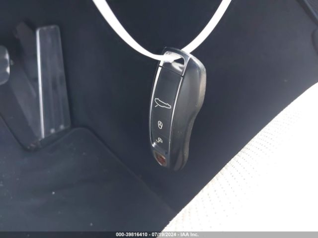 WP0AB2A77JL136535 Porsche Panamera 4s