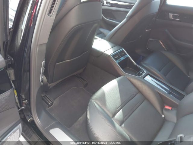 WP0AB2A77JL136535 Porsche Panamera 4s