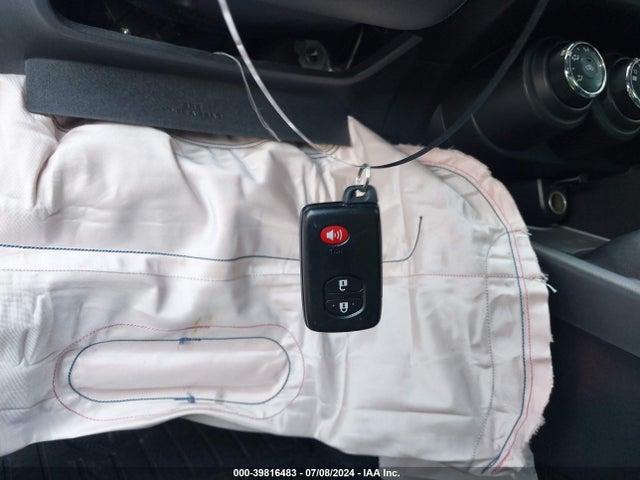 Scion TC 2016 JTKJF5C74GJ021133 Image 11