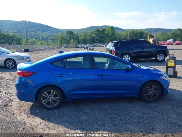 Hyundai Elantra Value Edition 2018 5NPD84LF1JH332342 Image 13