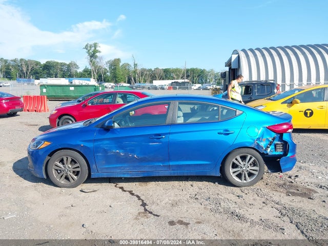 Hyundai Elantra Value Edition 2018 5NPD84LF1JH332342 Image 14