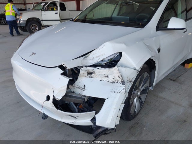 2023 TESLA MODEL Y 7SAYGDEE1PF738088 Photo 5
