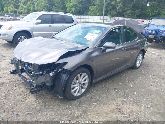 Toyota CAMRY LE 2024 4T1C11AK5RU211602 Image 2