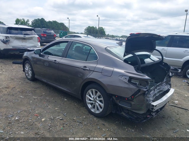 Toyota CAMRY LE 2024 4T1C11AK5RU211602 Image 3