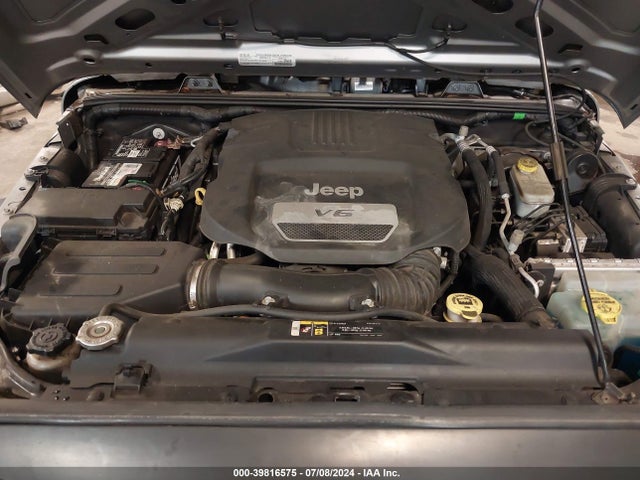 1C4BJWDG3HL528044 Jeep Wrangler Unlimited Sport 4x4